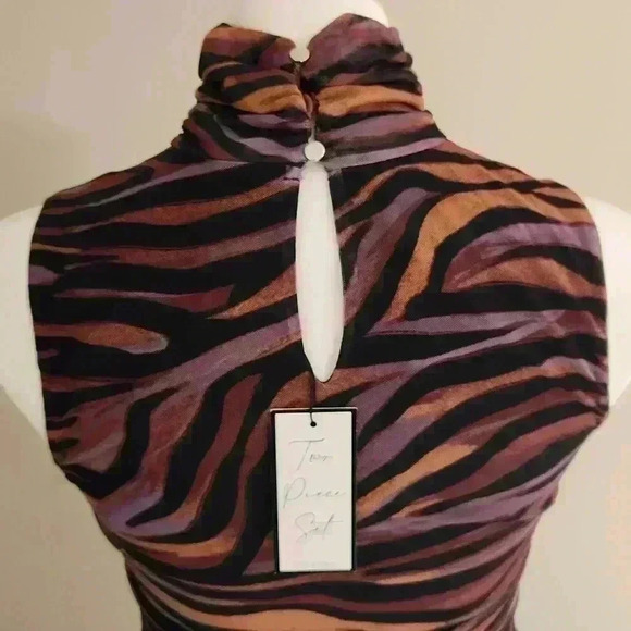 Cable & Gauge Blouse and Skirt Set - Picture 5 of 7